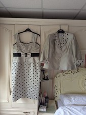 PRESEN DELUXE TOP OF THE RANGE SET IN SILVER WITH BLACK SPOTS - SIZE 16