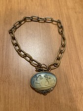 Extasia Cameo Pendant w/ Metal