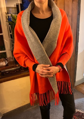 Reversible ladies short cloak