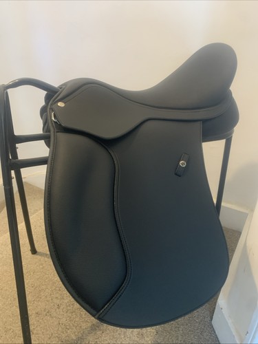 Black wintec 500 wide - 17”,