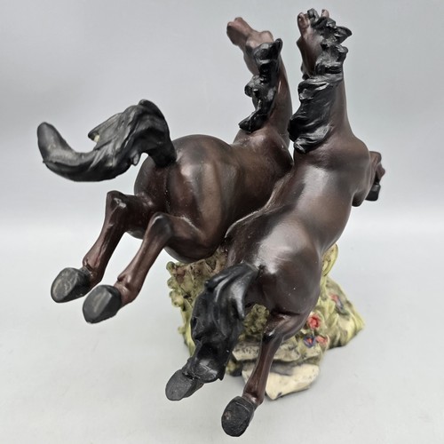 Statue two running marly - of,