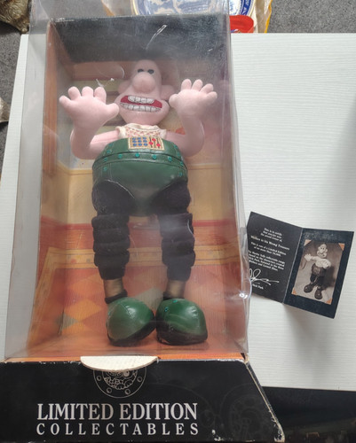 Wallace gromit wrong - &,