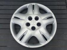 Toyota avensis wheel trim - 15",