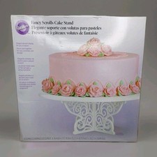 Wilton Fancy Scrolls Cake