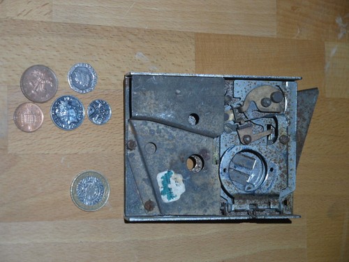 Mechanical arcade machine coin - machine,