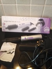 Vidal Sassoon Tangle Free Hot