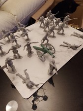 1/32 acw marx union infantry with officer and standard and field gun