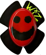 WIZ SMILEY FACE KNEE SLIDERS