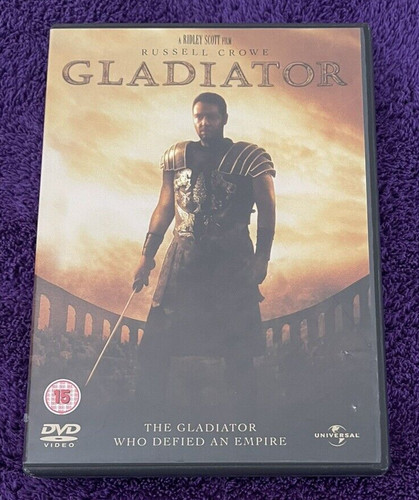 Gladiator russell crowe - russell,