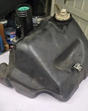 Vespa ET2 50 petrol tank