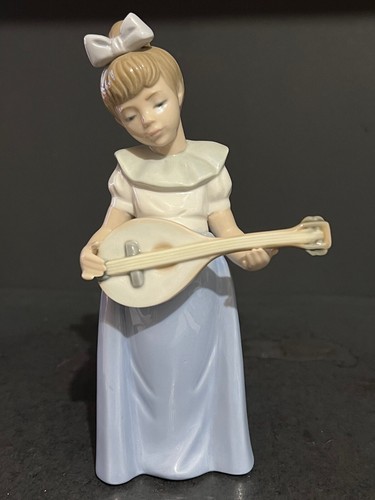 Nao lladro 1033 girl - nao, with