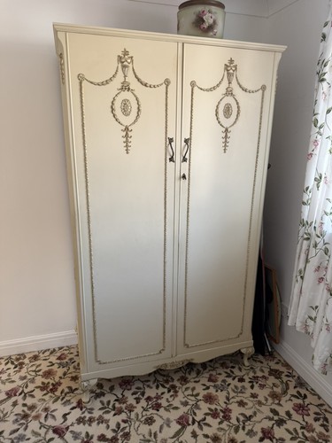 Vintage bedroom furniture - bedroom,