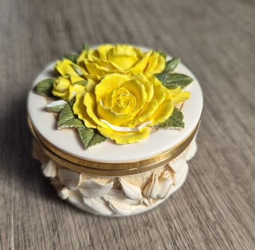 Watersmeet studios lidded - studios,