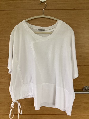 Crea concept white assymetric - concept,