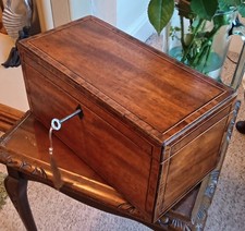 Georgian Mahogany 3 Division Tea Caddy with Cross Banding and Lock & Key Circa 1