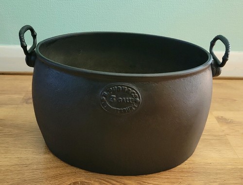 Cast iron cooking pot pan - iron, e