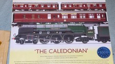 Hornby R2306 Caledonian Train