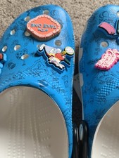 CROCS Disney Alice in