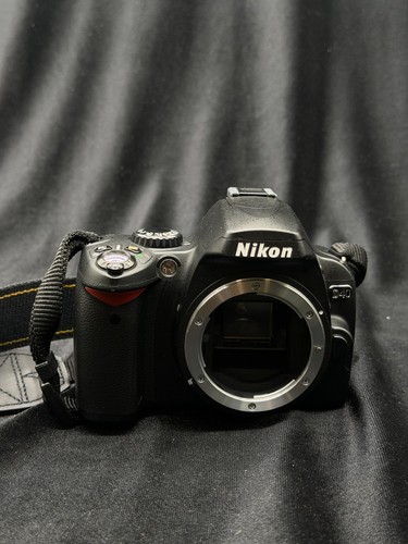 Nikon d40 mp digital slr - d40, 6.1