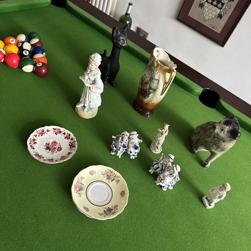 Mixed china pieces sold - mixed,