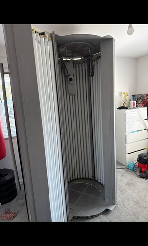 Vertical stand tanning - vertical,