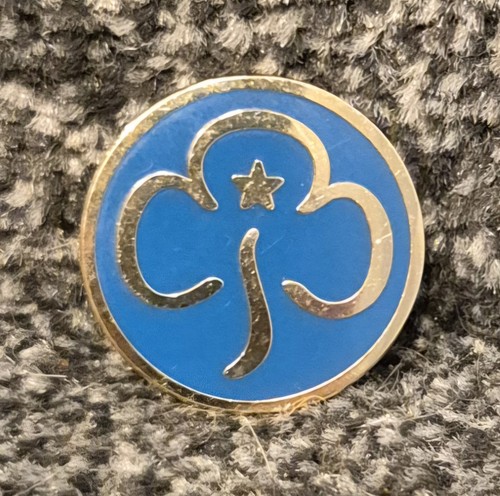 Girl guide promise badge - girl,