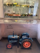 1/32 Universal Hobbies Fordson