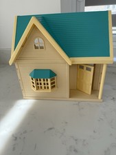 Vintage Sylvanian Families  Applewood Cottage house Nice Condition