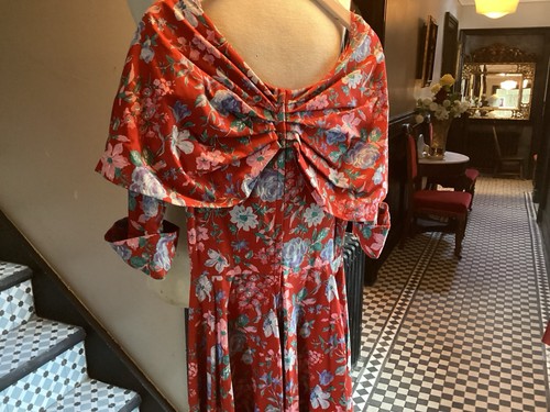 Droopy browns women - droopy, floral