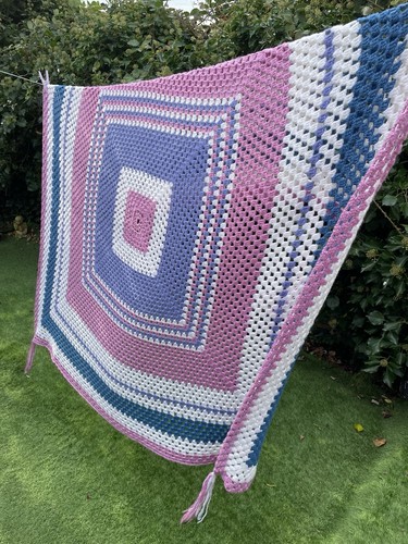 Large grannie crochet granny - large,