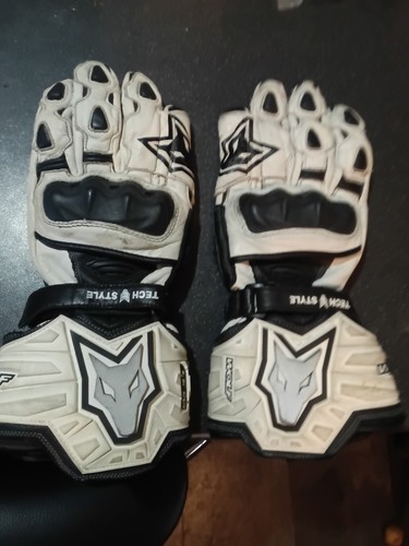 Wolf kangaroo skin gloves - wolf,