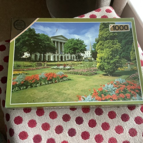 Deluxe falcon 1000 piece - deluxe,