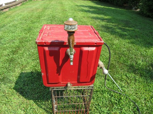 Vintage beer keg - vintage, box