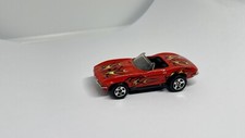 Hot Wheels ‘65 Corvette red