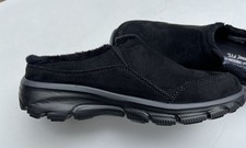 Skechers slip in shoes - Black .  Size 5.5 Brand New