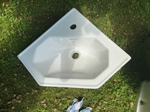 Corner sink basin - corner,