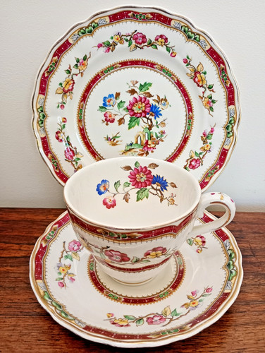 Vintage pretty tea cup - pretty, trio
