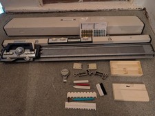 Knitmaster  Es302 knitting