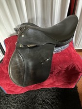 15/16” Pony Saddle From Ray Hinton Saddlery - In very good order. Medium Fitting