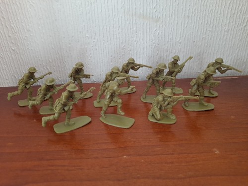 Vintage plastic army - vintage,