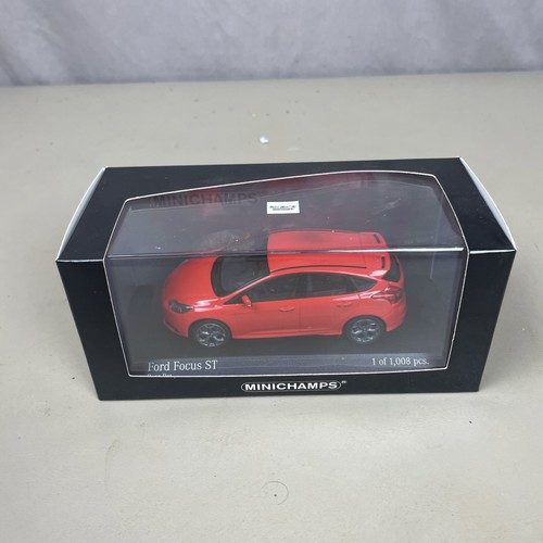 Minichamps scale 2011 - 1/43,
