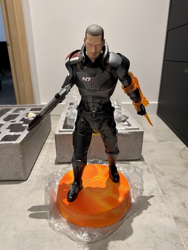 Mass effect commander - 3,