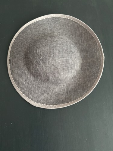 Sinamay grey brim hat - up,