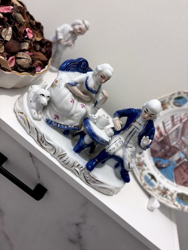 Antique leonardo collection - antique,