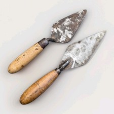 2x Vintage Bricklaying Trowels