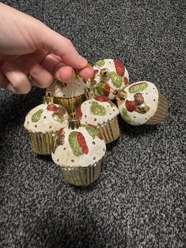 Gold cupcake tree - cupcake,