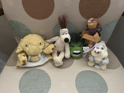 Lot vintage soft toys ice - of,