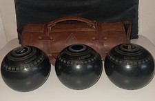 Thomas Taylor Lawn Bowls Set