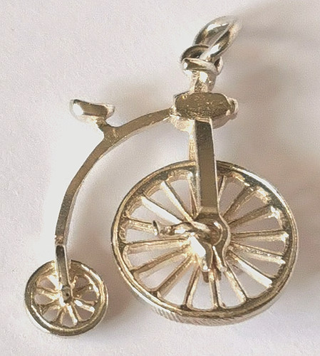 Vintage nuvo silver charm - charm, /