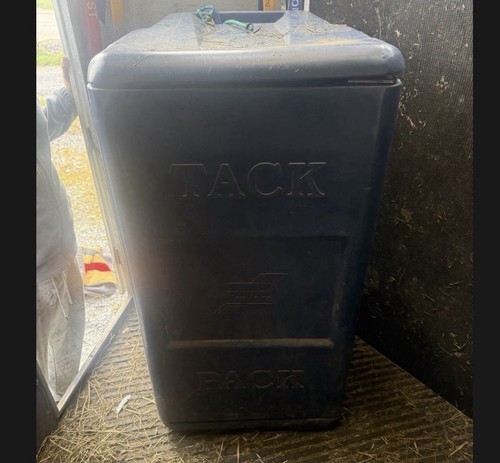 Ifor williams horsebox tack - ifor,